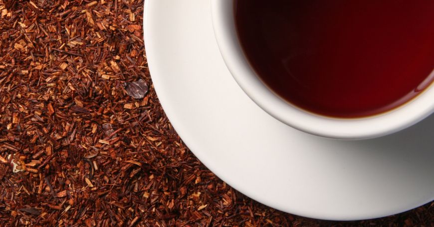 cup of rooibos on dry rooibos
